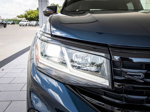 Used 2023 Volkswagen Atlas Cross Sport SEL R-Line AWD/4WD image 6