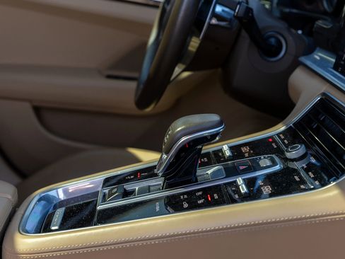 Used 2019 Porsche Panamera 4 image 36