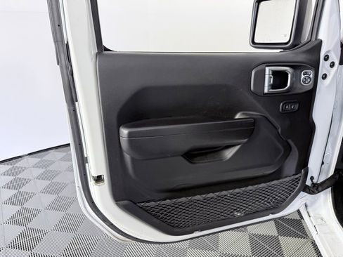 Used 2024 Jeep Wrangler Sport S image 9