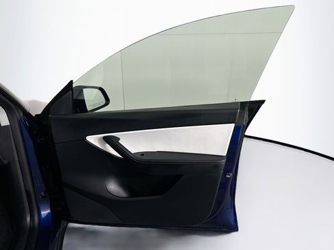 Used 2022 Tesla Model Y Performance image 31