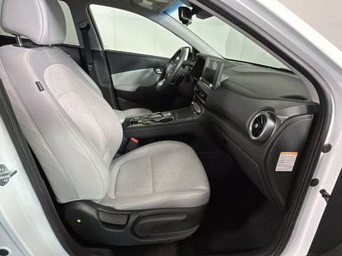 Used 2023 Hyundai Kona SE FWD image 30