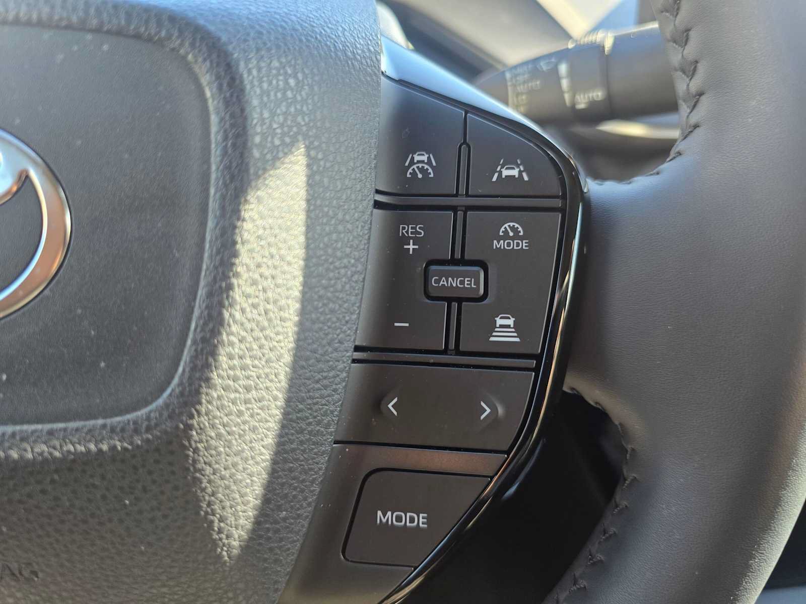 Used 2026 Toyota Prius XLE AWD/4WD image 30