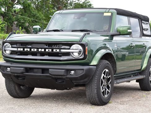 Used 2023 Ford Bronco Outer Banks AWD/4WD image 1