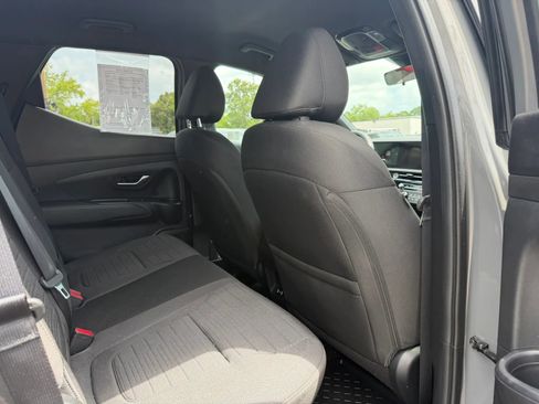 Used 2025 Hyundai Santa Cruz SE AWD/4WD image 17
