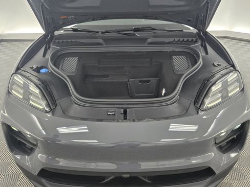 New 2025 Porsche Macan 4S Electric image 15