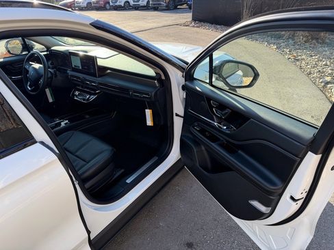 New 2026 Lincoln Corsair Grand Touring image 11