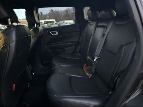 Used 2024 Jeep Compass Trailhawk AWD/4WD image 30