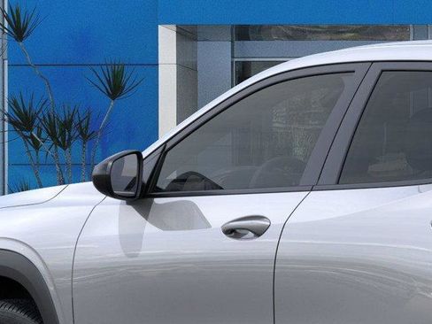 Used 2026 Chevrolet Trax RS w/ Sunroof Package FWD image 12