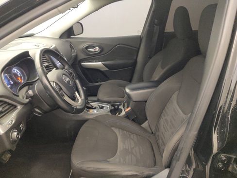 Used 2019 Jeep Cherokee Latitude image 17