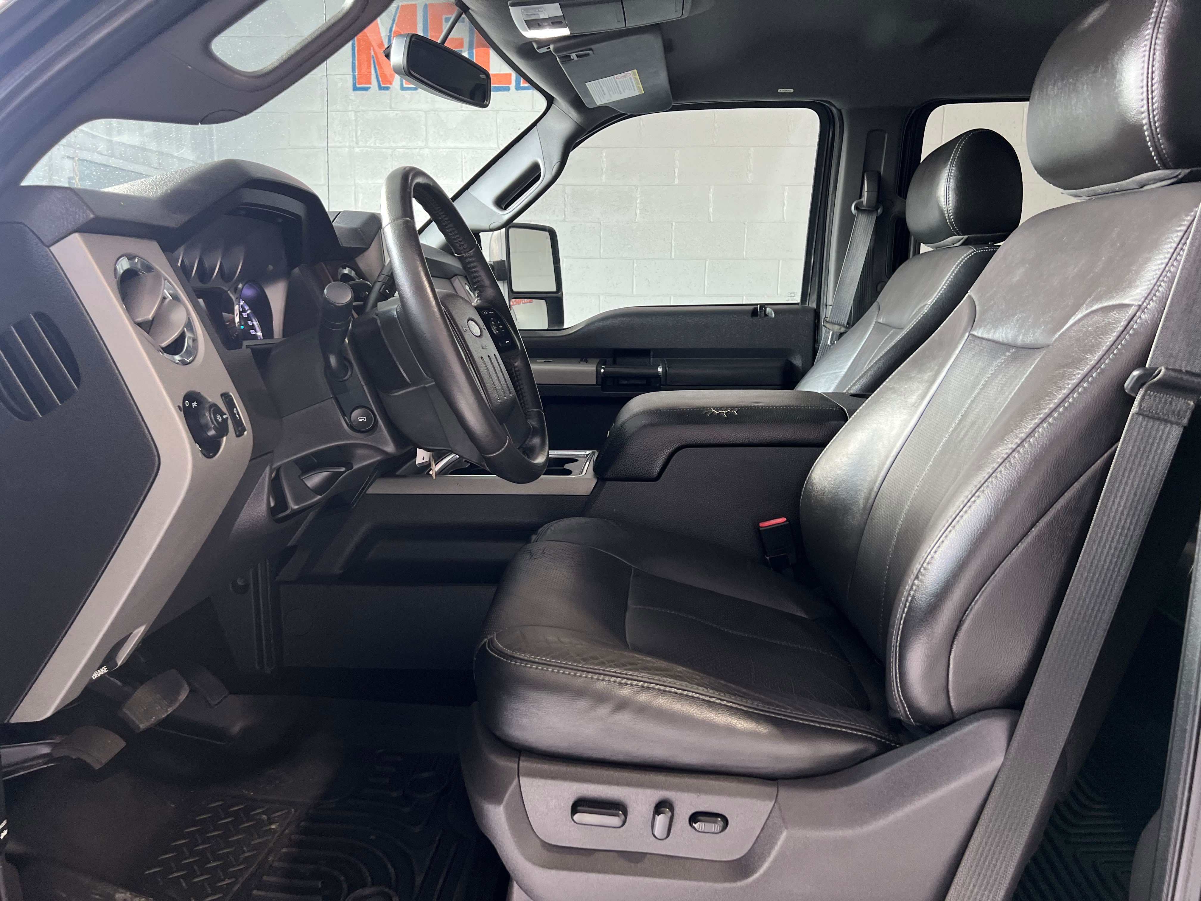 Used 2015 Ford F250 Lariat w/ Lariat Interior Package AWD/4WD image 9