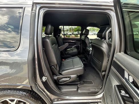 Used 2024 Jeep Wagoneer Series III AWD/4WD image 48