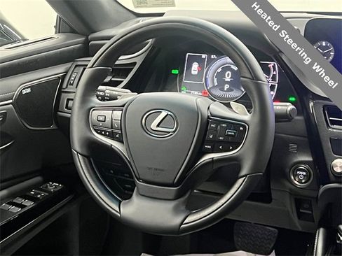Certified 2025 Lexus ES 300h w/ Luxury Package image 15