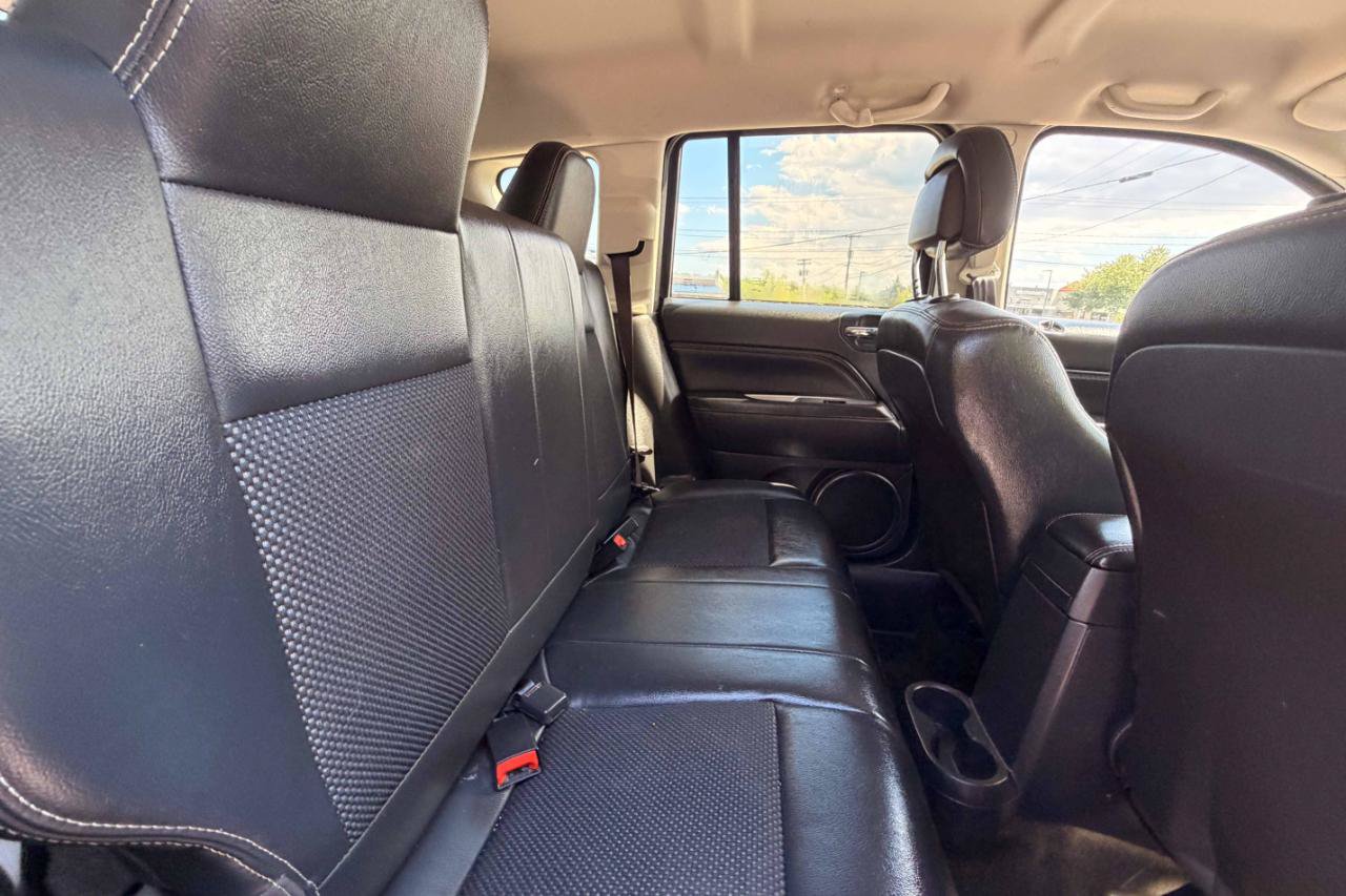 Used 2017 Jeep Compass Latitude AWD/4WD image 23