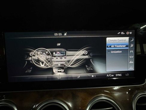 Used 2017 Mercedes-Benz E 400 4MATIC Wagon image 45