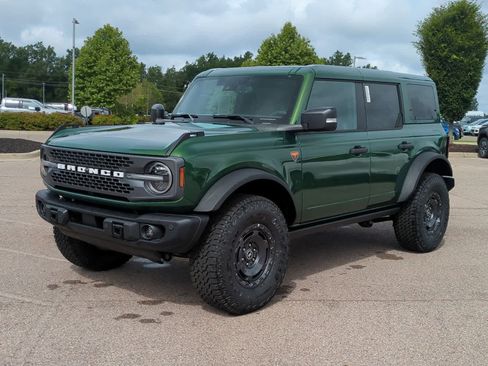 New 2025 Ford Bronco Badlands image 4