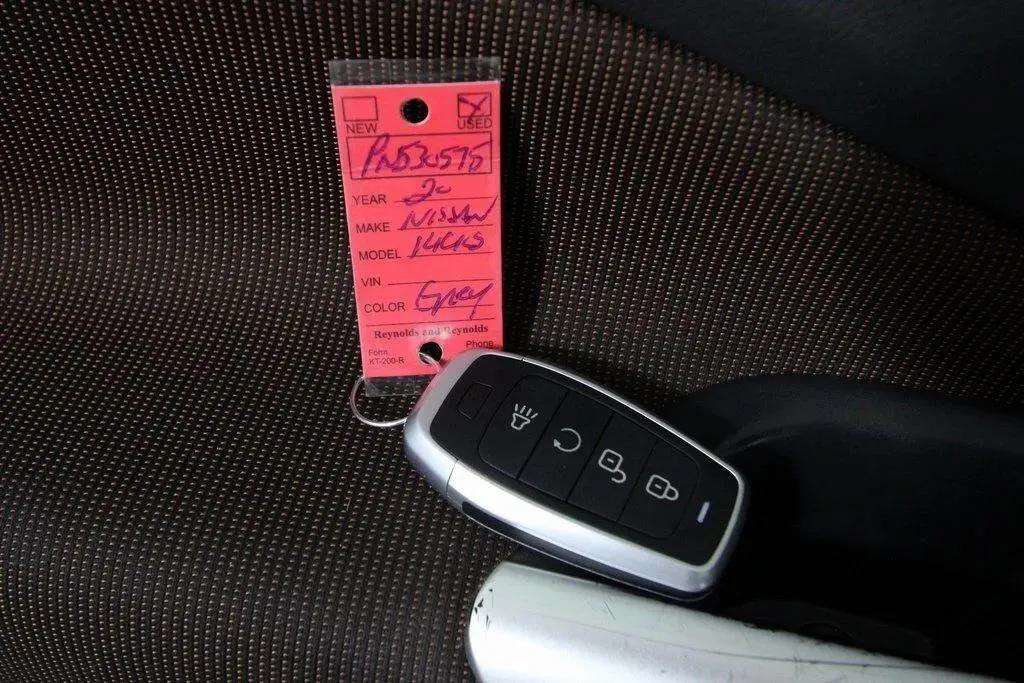 Used 2020 Nissan Kicks SR FWD image 10