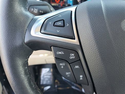 Used 2019 Ford Edge Titanium image 27