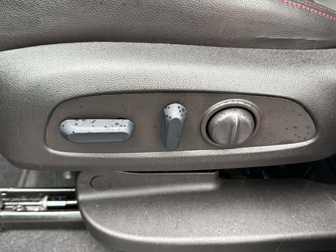 Used 2022 Chevrolet Equinox RS w/ RS Leather Package image 13