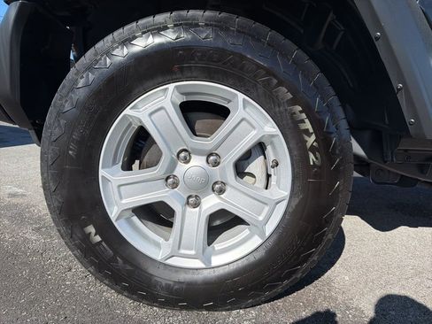 Used 2019 Jeep Wrangler Unlimited Sport S image 14