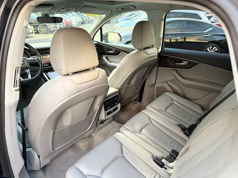 Used 2021 Audi Q7 2.0T Premium Plus w/ Premium Plus Package AWD/4WD image 16