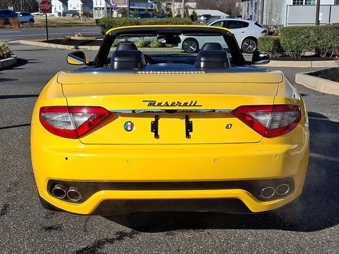 Used 2011 Maserati GranTurismo Convertible RWD image 5