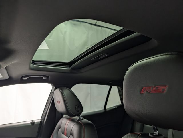 Used 2025 Chevrolet Trax RS w/ Sunroof Package FWD image 13
