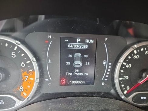 Used 2018 Jeep Renegade Altitude image 8