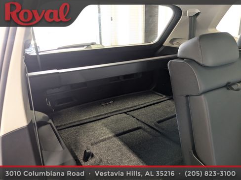Used 2020 Volkswagen Tiguan SE w/ Panoramic Sunroof Package FWD image 11