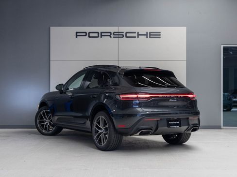 Certified 2026 Porsche Macan AWD/4WD image 3