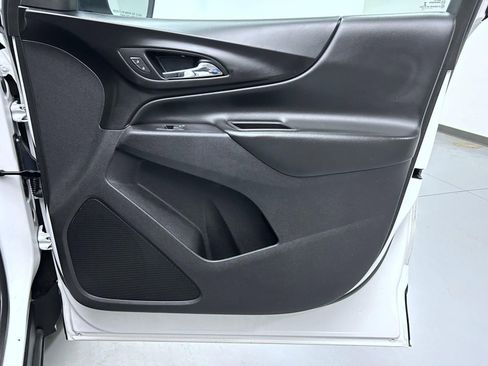 Used 2018 Chevrolet Equinox LT image 16