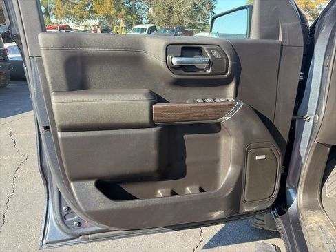 Used 2021 Chevrolet Silverado 1500 LT Trail Boss w/ Convenience Package II image 12