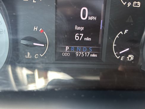 Used 2020 Toyota Sequoia Limited w/ Safety & Convenience Package AWD/4WD image 27