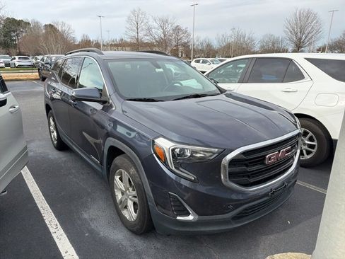 Used 2019 GMC Terrain SLE w/ Driver Convenience Package image 3