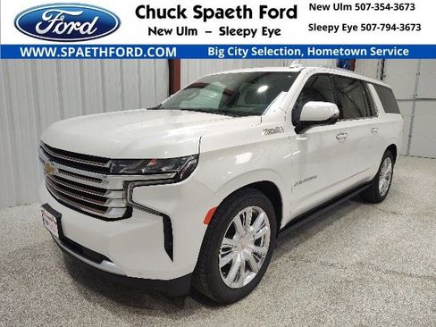 Used 2023 Chevrolet Suburban High Country AWD/4WD image 1
