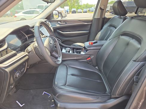 Used 2023 Jeep Grand Cherokee 4WD 4xe image 18