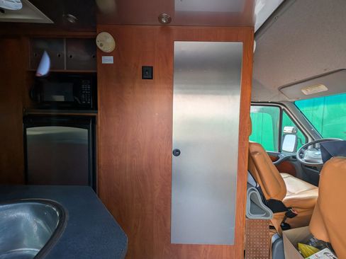 Used 2005 Dodge Sprinter 2500 w/ PWR Convenience Group image 14