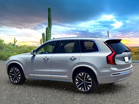 Used 2025 Volvo XC90 B6 Plus AWD/4WD image 4