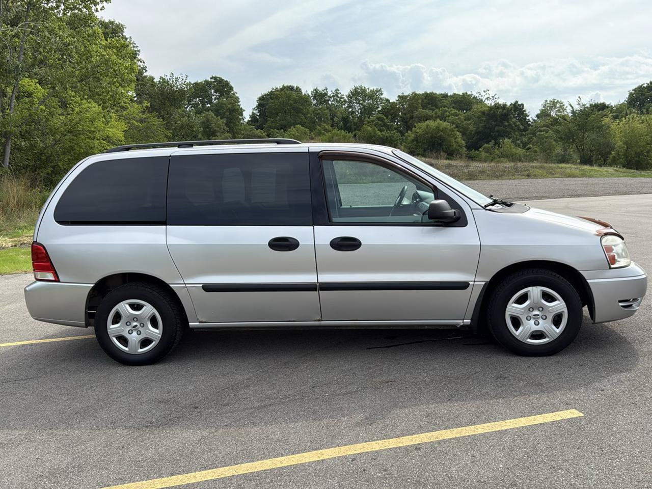 Used 2004 Ford Freestar SE FWD image 2