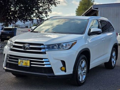 Used 2018 Toyota Highlander Limited image 3