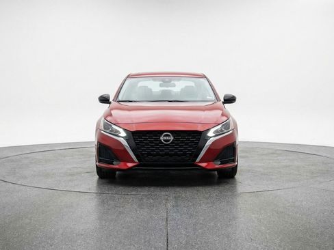 Used 2025 Nissan Altima 2.5 SV image 1