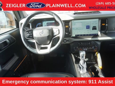 Used 2022 Ford Bronco Badlands image 12