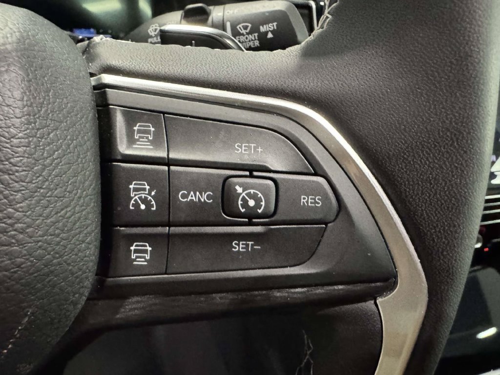 Used 2024 Jeep Grand Cherokee Laredo X AWD/4WD image 24