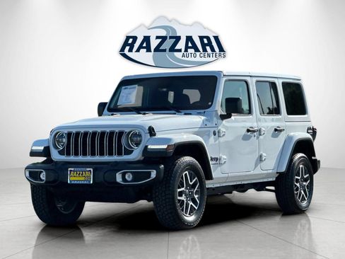 Used 2025 Jeep Wrangler Unlimited Sahara AWD/4WD image 7