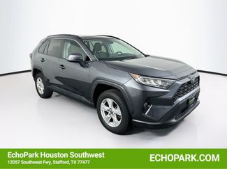 Used 2021 Toyota RAV4 XLE w/ Convenience Package FWD video 1