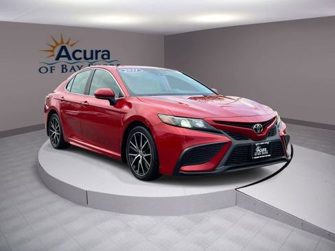 Used 2021 Toyota Camry SE image 5