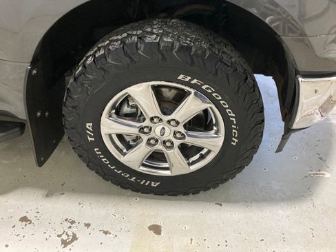 Used 2019 Ford F150 XLT w/ Equipment Group 302A Luxury AWD/4WD image 12