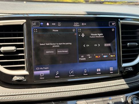 Used 2021 Chrysler Pacifica Touring w/ S Appearance Package FWD image 18