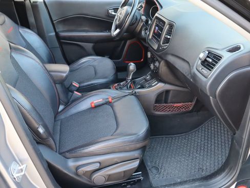 Used 2019 Jeep Compass Trailhawk AWD/4WD image 15
