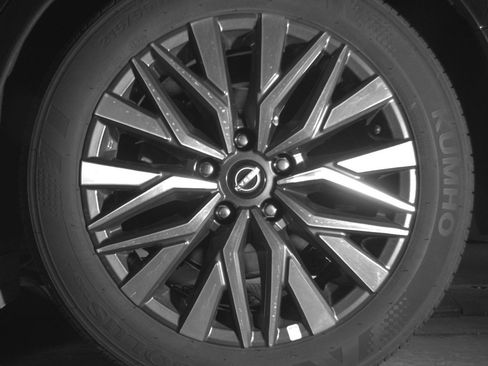 Used 2025 Nissan Altima 2.5 SV FWD image 14