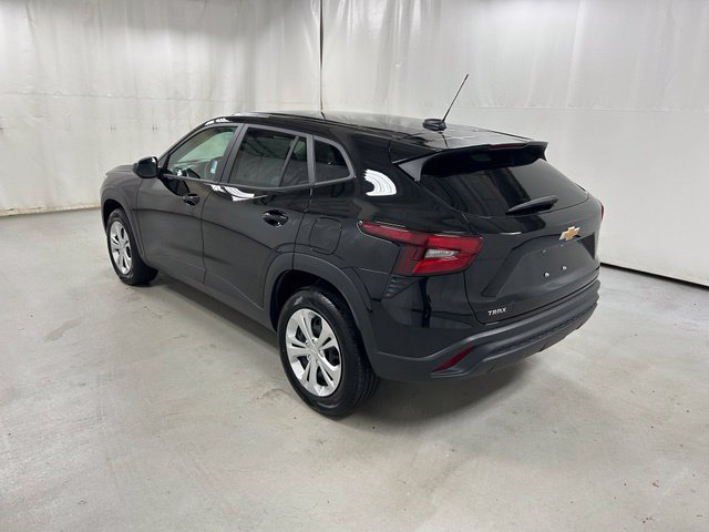 Used 2024 Chevrolet Trax LS w/ Driver Confidence Package FWD image 7